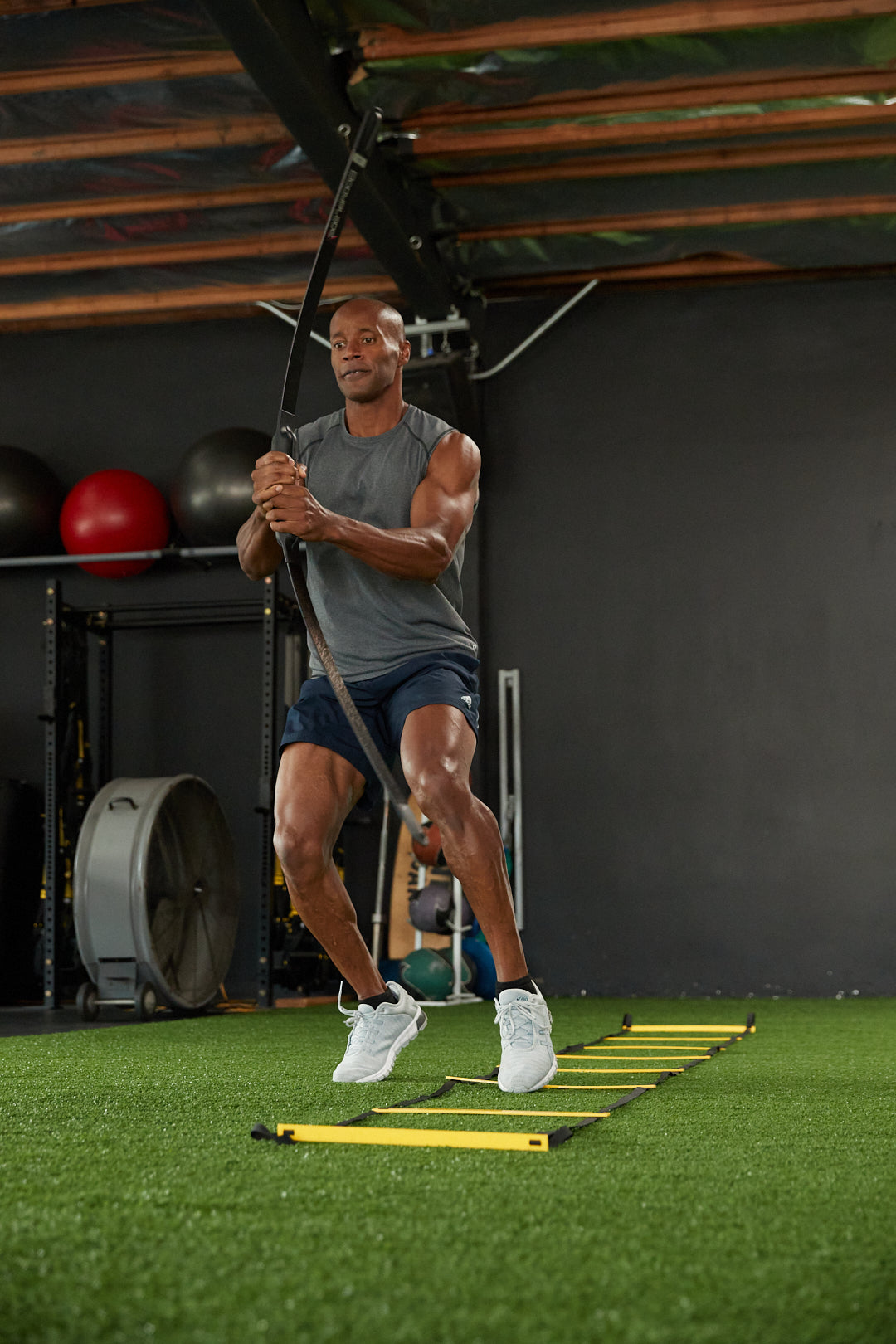 Bodyblade: Rapid Contraction Technology through Vibration and Inertia